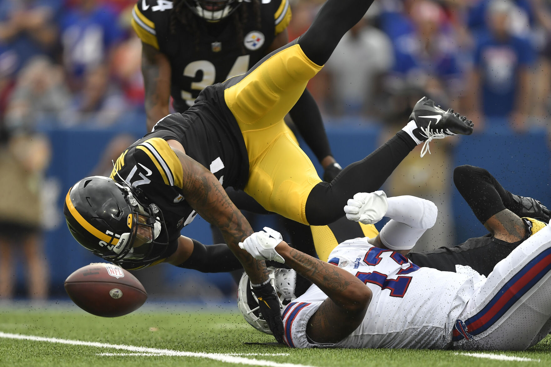 APTOPIX Steelers Bills Football